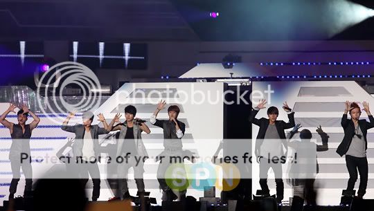 [29.05.11] BEAST en el Dream Concert 2011  Pp11052800078