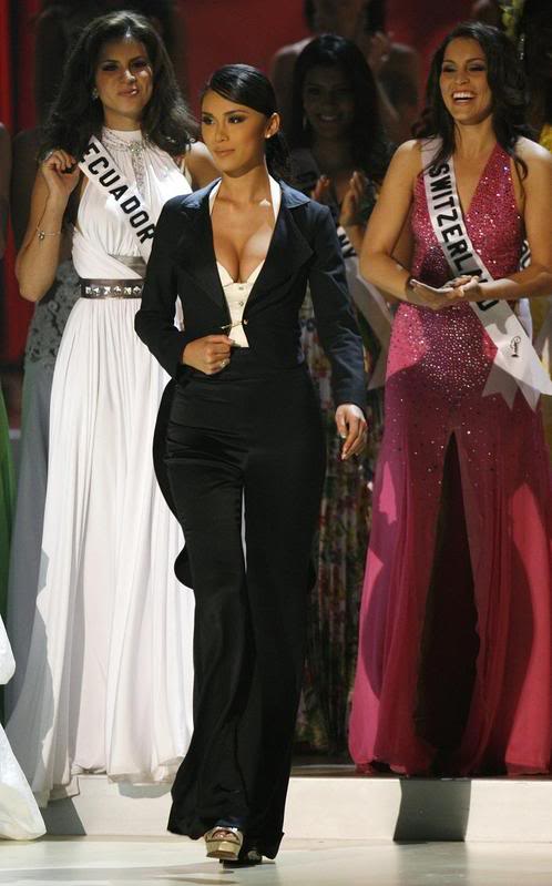 WHO HAD THE BEST FINAL WALK IN MISS UNIVERSE??????? Riyo_mori_tux