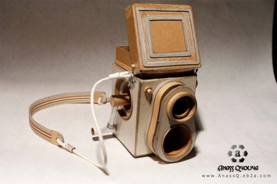 ألات تصوير حديثة و قديمة من الورق المقوى Cardboard-camera11_zps361b2ade