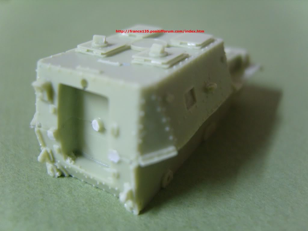 Renault YS de commandement. Minitracks, ref 72003. 1/72. Kit résine. MinitracksYSCmdmtREF720034