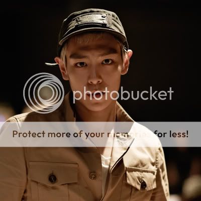[Pics]Taeyang & T.O.P's "A Shot A Day" para Nikon (110425) TOPNIKON