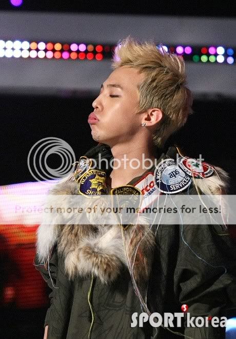 [Pics] Big Bang en M!Countdown (10.03.11) 6XZm1