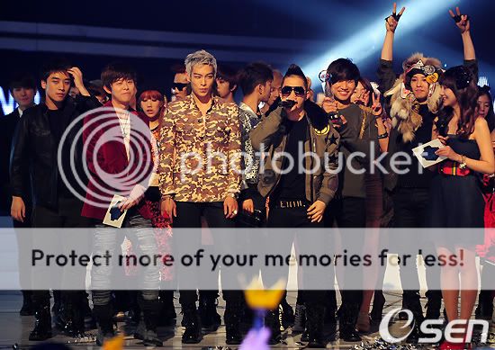 [Pics] Big Bang en M!Countdown (10.03.11) ZV5WV