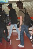 090919-20 SHINee @ Taiwan (Airport) Th_ar06