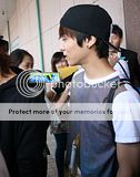 090919-20 SHINee @ Taiwan (Airport) Th_ar11