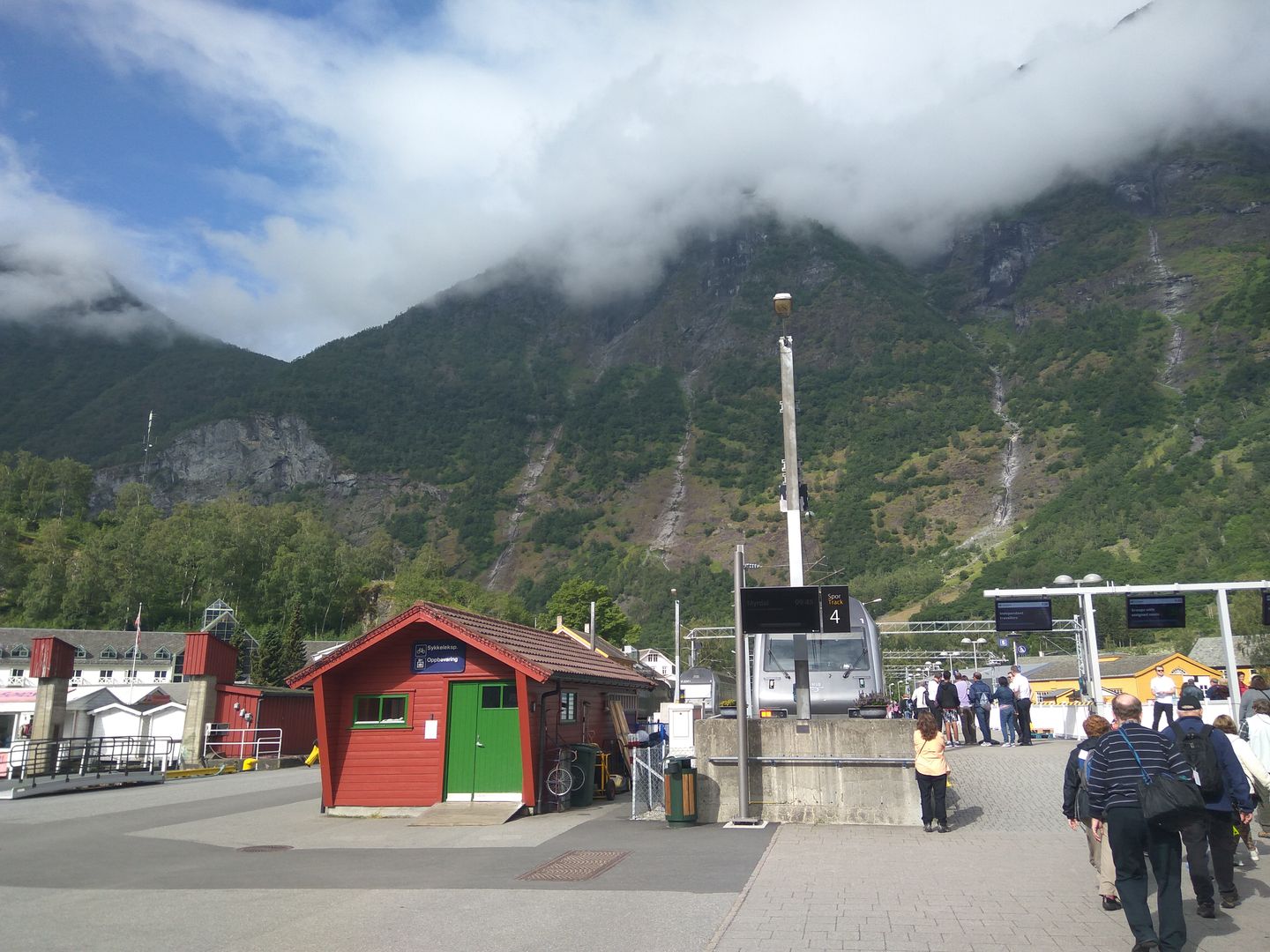 Norvegia - Calatorie Flam - Myrdal - Voss si retur cu autocarul IMG_20190628_092943_zpsfgpak9ti