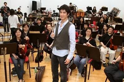 Vương Lực Hoành (Lee Hom Wang) “mỉm cười” khi nhìn thấy Thượng Hải 2-39