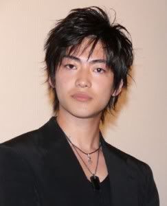 Nam diễn viên Shunsuke Daito bị tai nạn xe máy 20100619_accident-243x300