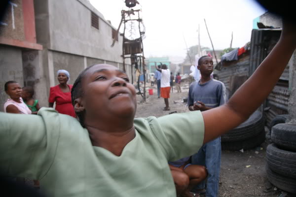 !!! FOTOS DEL TERREMOTO EN HAITI!!!  (UNICAS; INEDITAS E IMPRESIONANTES) 3