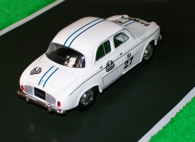 IKA-Renault Gordini 1093. Univ.Hobbies. Juanh Racing Team153 100_9201