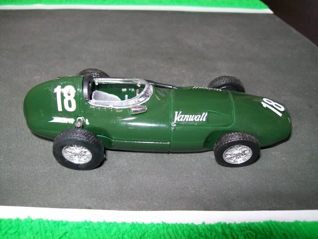 Vanwall VW1. Brumm. Juanh Racing Team 104 100_4407