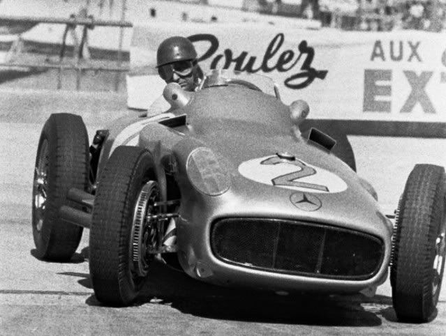 Mercedes Benz W196R Monoposto. Brumm. Juanh Racing Team 097 Fangio_corners_at_Monaco_in_W_196_Monoposto-L