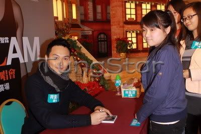 [13-12-2009] Promotes album "I AM CHILAM" : Plaza Hollywood  HK PH16