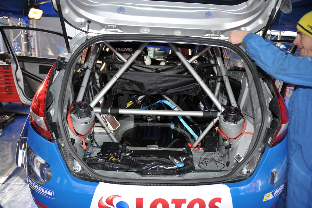 Ford Fiesta RS WRC 2014 R.Kubica JYS-2014-01-14-190-MC-ParcGap_zps940eedaf
