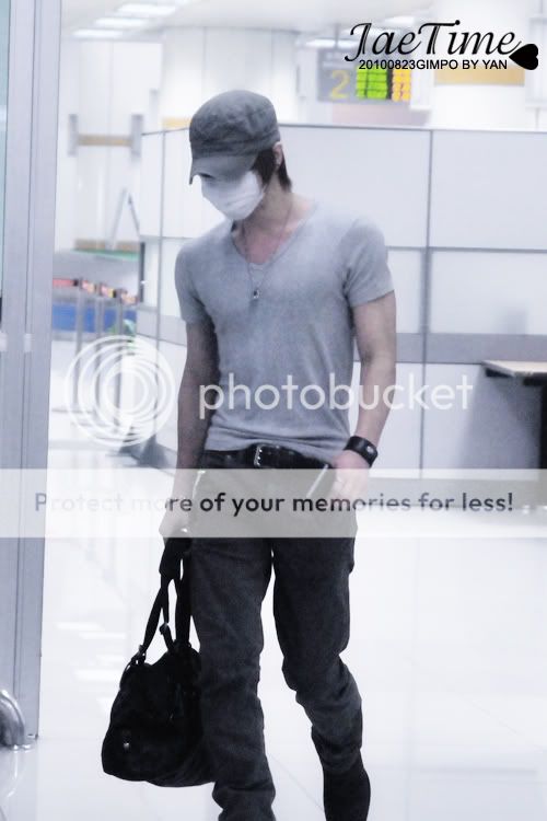 [Photos][23.08.2010] JaeChunSu - Gimpo Airport 2199f1v