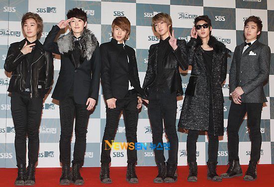 [PICS] Boyfriend @ Gayo Daejun 390173_151458224963568_100002981756828_214122_1522469028_n