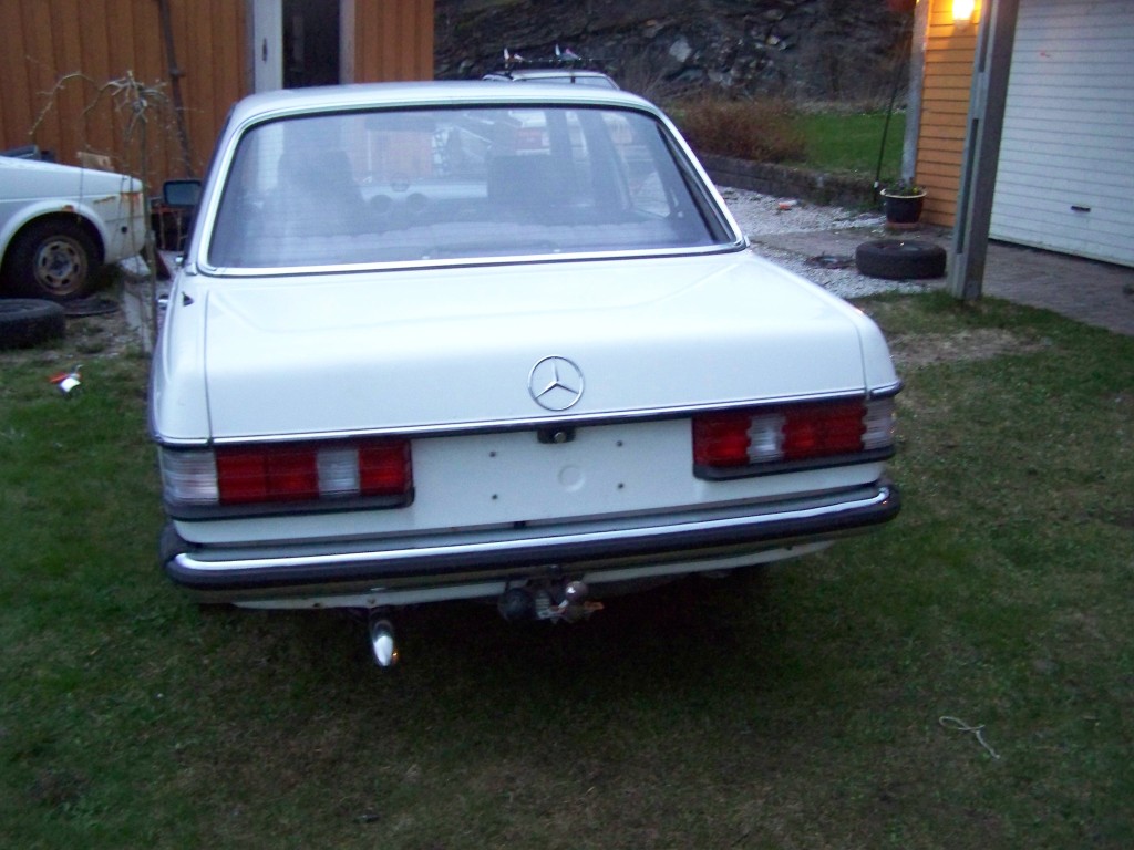 Frisvik's mercedes w123 '82 101_2641