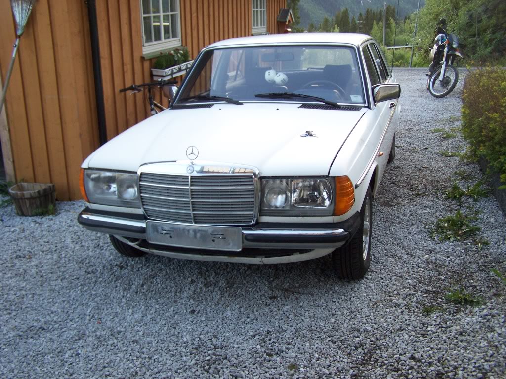 Frisvik's mercedes w123 '82 Bilde413