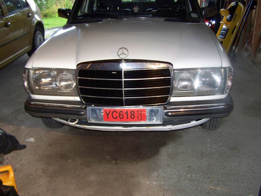 Frisvik's mercedes w123 '82 Bilde534