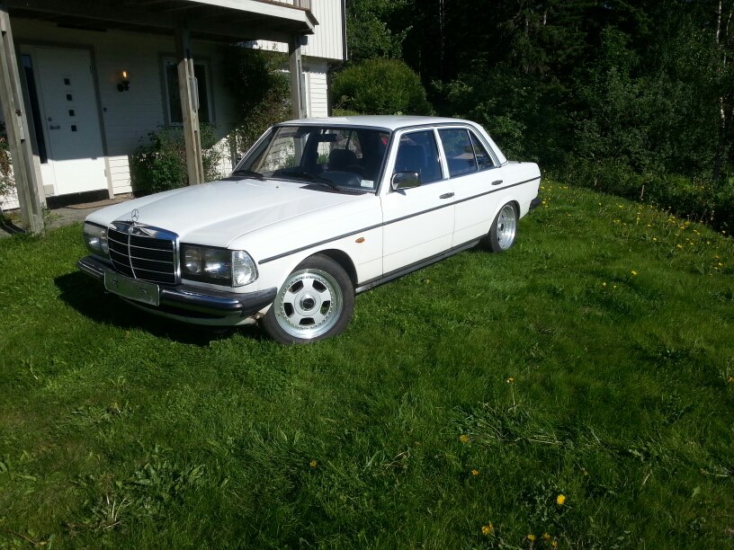 Frisvik's mercedes w123 '82 W123lorinzer_zps9bda4fb8