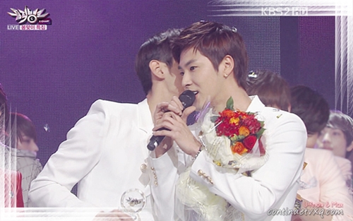 [Trans] 08.08.11 Yunho và Changmin: Đồng đội, bạn bè, gia đình  2-7