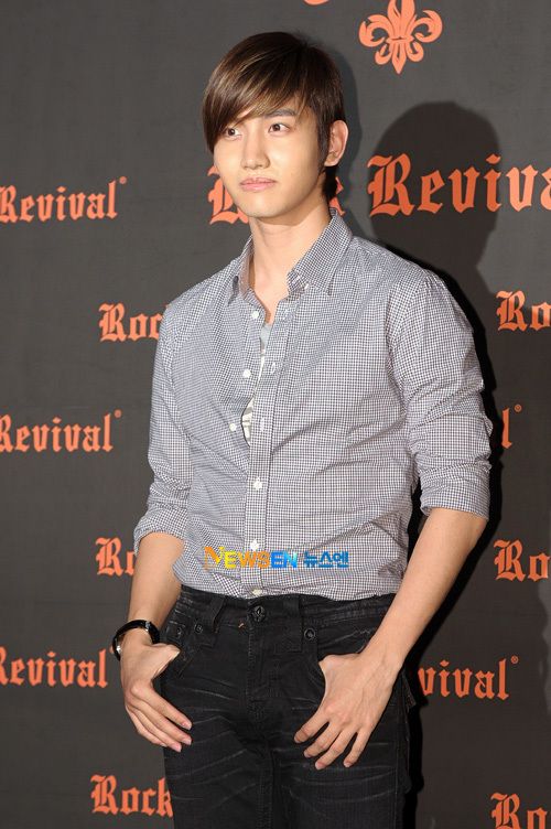 [Pic][31082011] Changmin at Rock Revival launch party fashion event  8-4