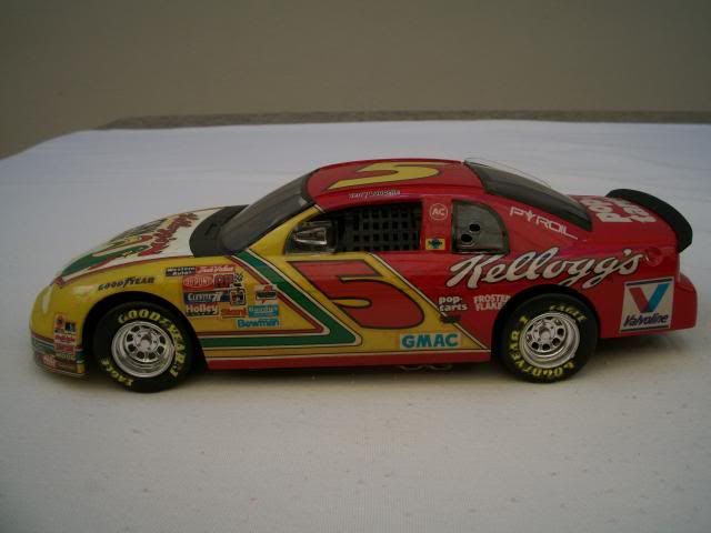 NASCAR Chevy Monte Carlo N:5 "Kelloggs" 100_2974