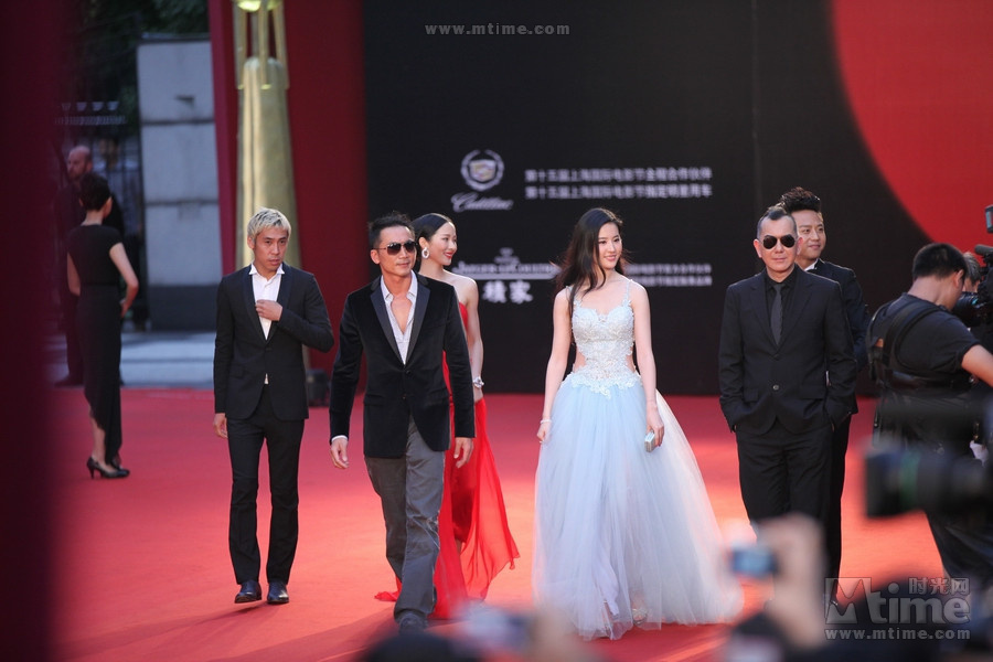 [16/06/12]  15th Shanghai International Film Festival [SIFF 2012] [The Four] - Page 2 8fe49ff9-535f-4e19-aa02-b77c1165734e