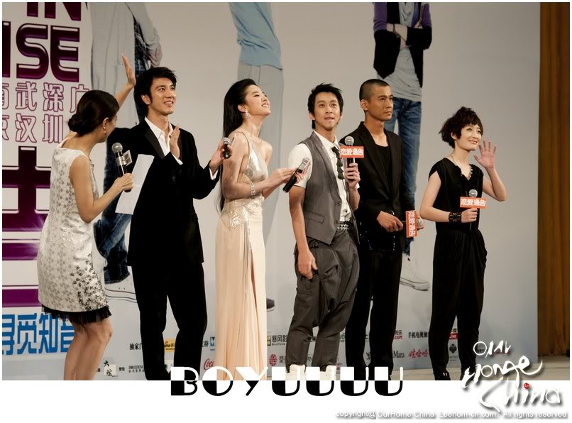 [02/08/10] รอบปฐมทัศน์ Love in Disguise ที่ปักกิ่ง - Page 2 1008022221fbe6b7c8b25d5120