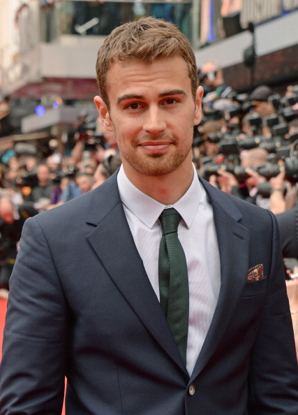 Tobias Eaton TheoJamesUKDivergentPremiere30thMarch201410-1