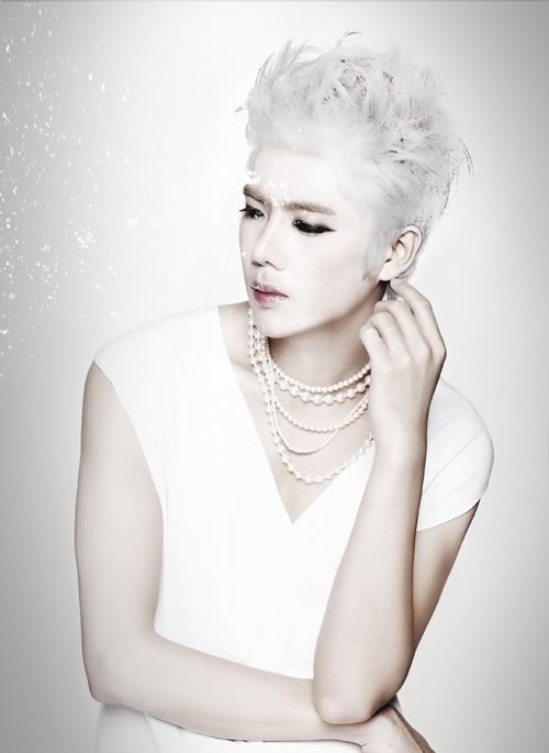 [news+fotos] SS501 Kim Kyu Jong, solo comeback 27 de septiembre.. Sorprendentes fotos con pelo blanco 20110918kimkyujong1