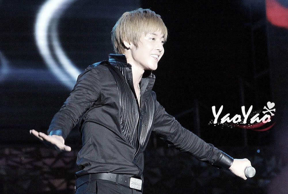 [HJL] Super Perfect Concert at Shenzhen - China [16.09.11] (5)  219662c2dff4b03bb219a8b3