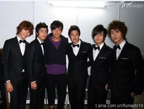 [old pic] SS501 junto a Joe/Joseph Cheng 35262_409398047290_710612290_462362