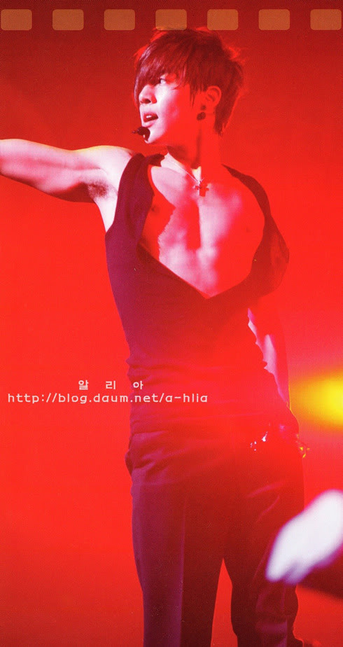 [scans] SS501 Kim Hyun Joong algunas revistas chinas 明報 (Ming Pao)/K-Stars/7-Watch HQ scans HJL_K-star002