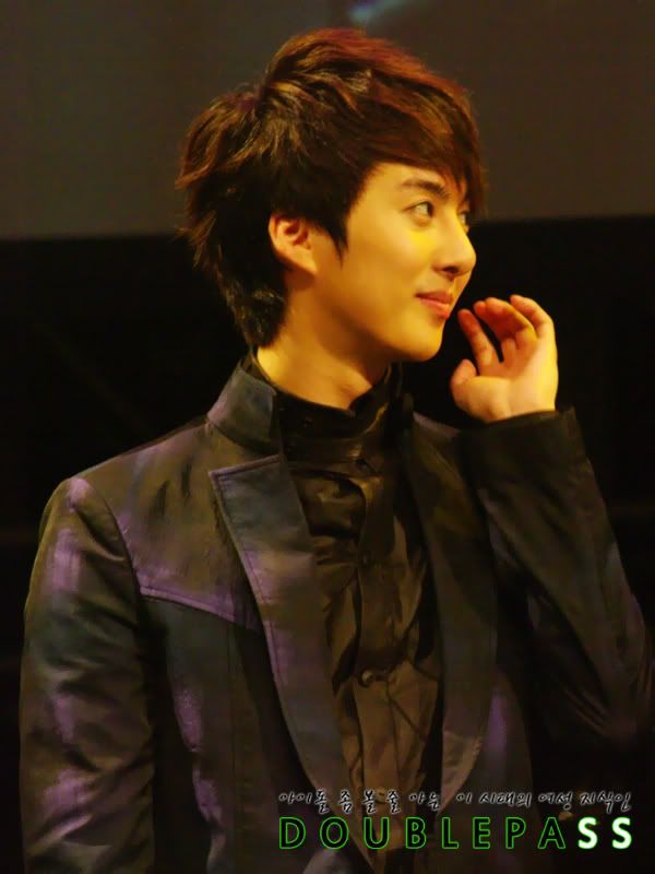 [YS+KJ+JM+HJB] HyungJun 24th birthday party (3) 1280679079_IMGP3226