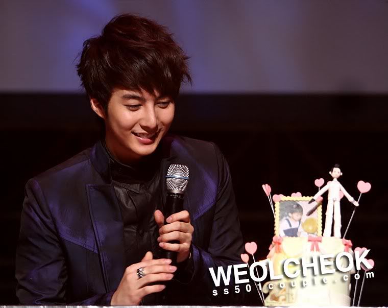 [YS+KJ+JM+HJB] Hyung Jun’s 24th birthday party (6) R565464