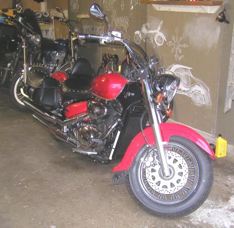 * Mistress K's adventure in modifying a Suzuki Intruder C50 / C800 * 117-1