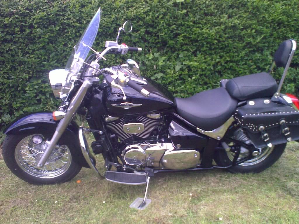 Couple of pics of my .......... 2010 Suzuki Intruder C800 Cruiser 12062010155