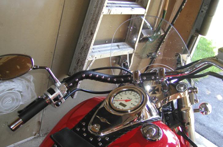 * Mistress K's adventure in modifying a Suzuki Intruder C50 / C800 * 139