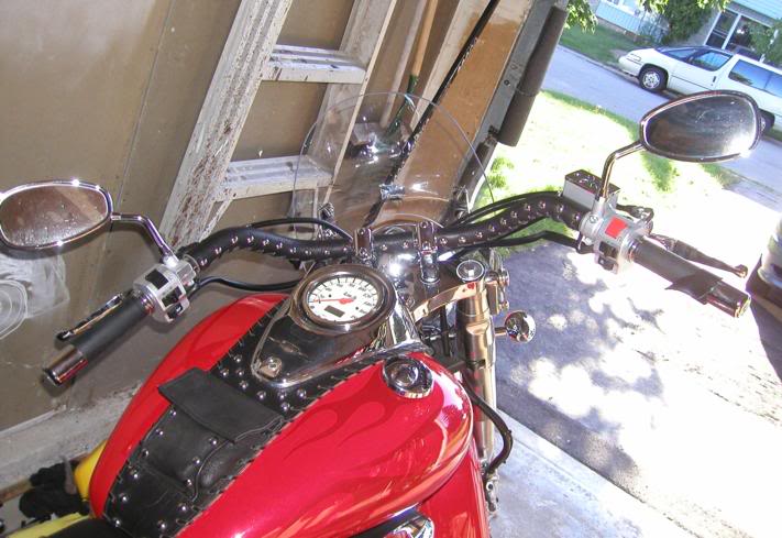 * Mistress K's adventure in modifying a Suzuki Intruder C50 / C800 * 140