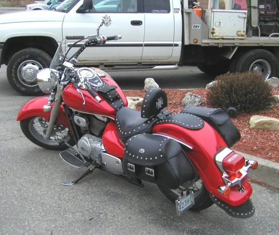 * Mistress K's adventure in modifying a Suzuki Intruder C50 / C800 * 181