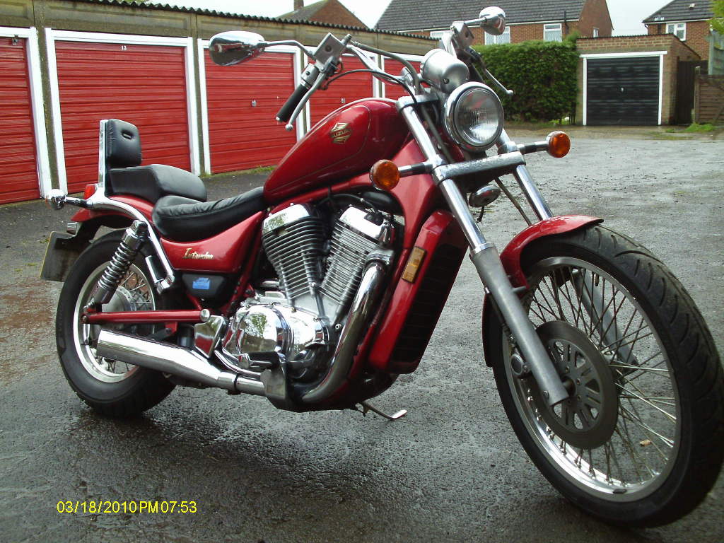 Suzuki intruder vs750