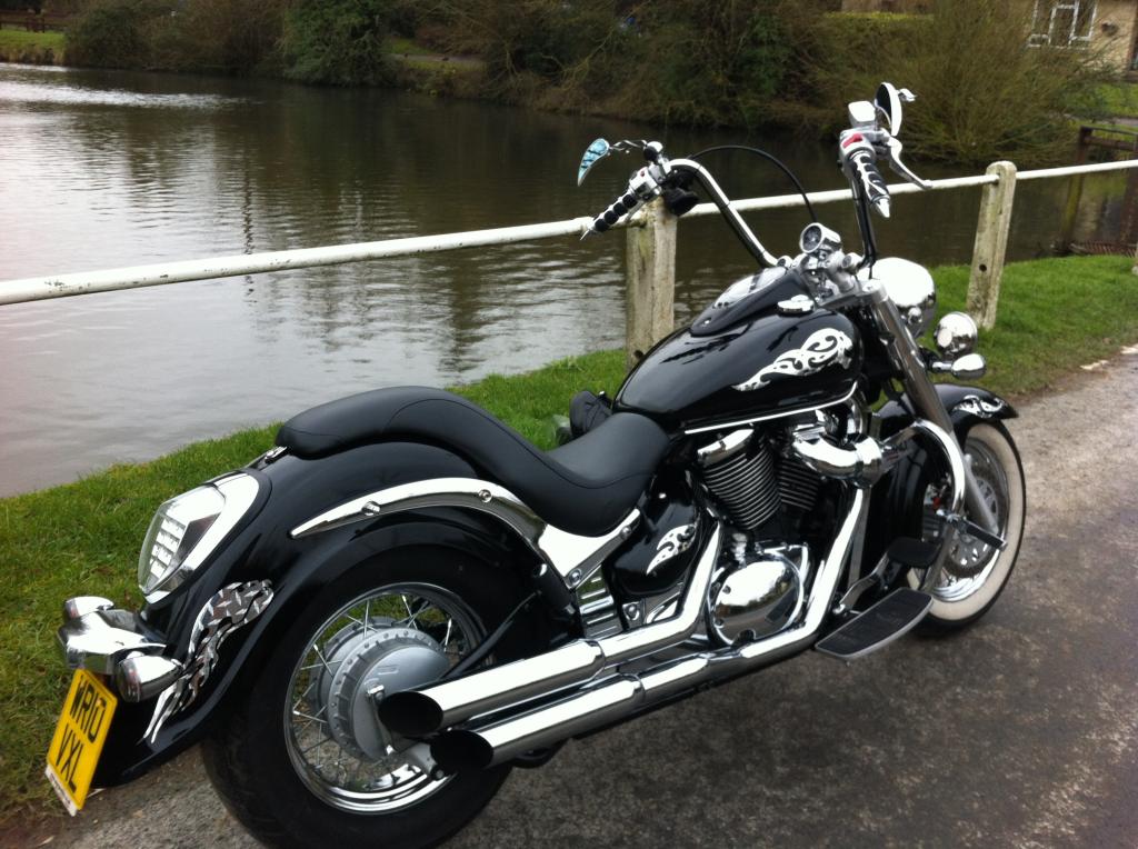 Suzuki intruder c800