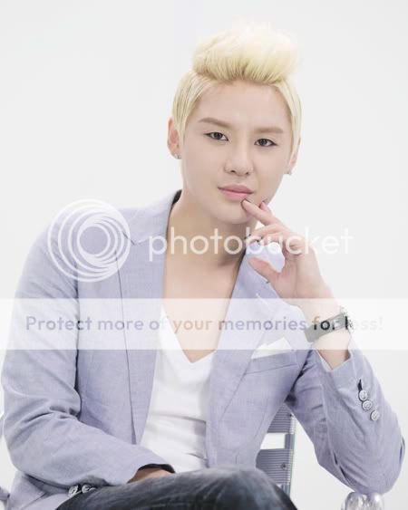 Kim Junsu, escuchando mi música favorita y cantado tanto como quiero... ¿Un género tan perfecto como este existe? (15/06/2012) 04-2