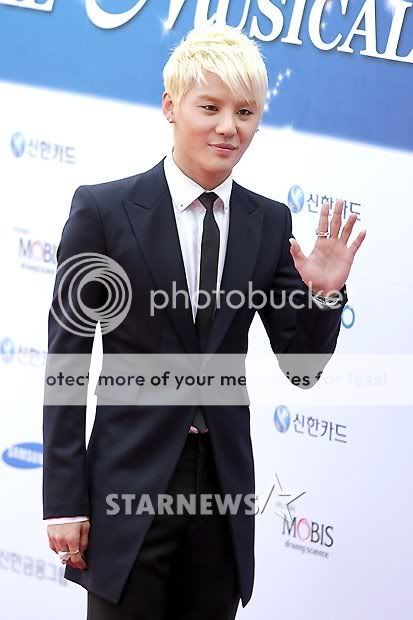 Junsu de JYJ gana una vez más el "Premio a la popularidad" en los "2012 Musical Awards" (04/06/2012) 20120604_junsu_1