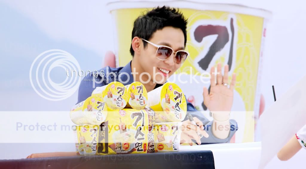 FOTOS "Firma de Autografos de Ottogi" - Yoochun (07/06/2012) parte 5 28wgphj