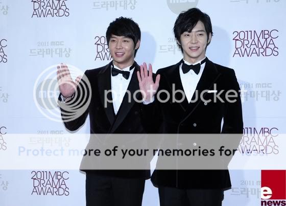 Park Yoochun sueña con ir al Festival de Cannes con Park Yoohwan (04/06/2012) 52574812