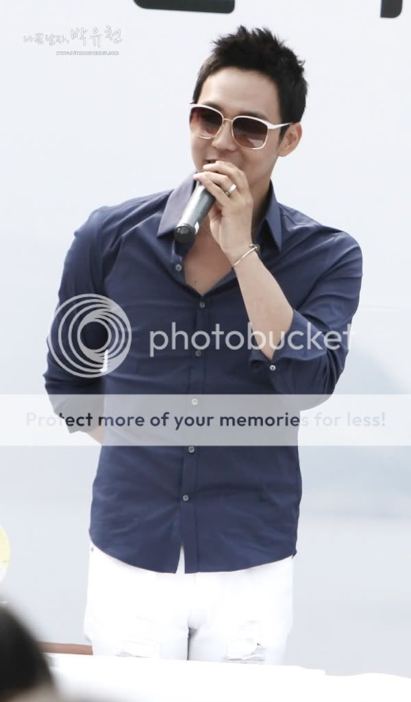 FOTOS "Firma de Autografos de Ottogi" - Yoochun (07/06/2012) parte 5 Hsj0j9