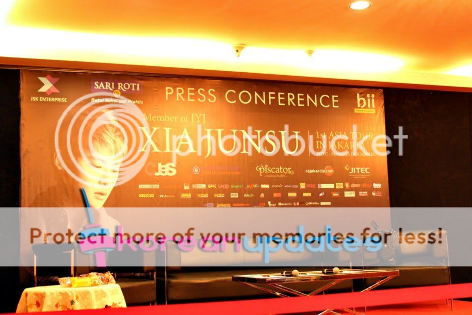 FOTOS "XIA Tarantallegra 1st Asia Tour" en Jakarta - Conferencia de Prensa (15/06/2012) parte 2 Korup1