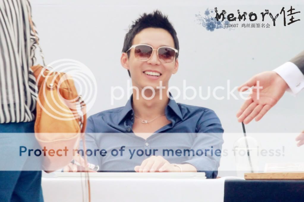 FOTOS "Firma de Autografos de Ottogi" - Yoochun (07/06/2012) parte 5 Mu8snr